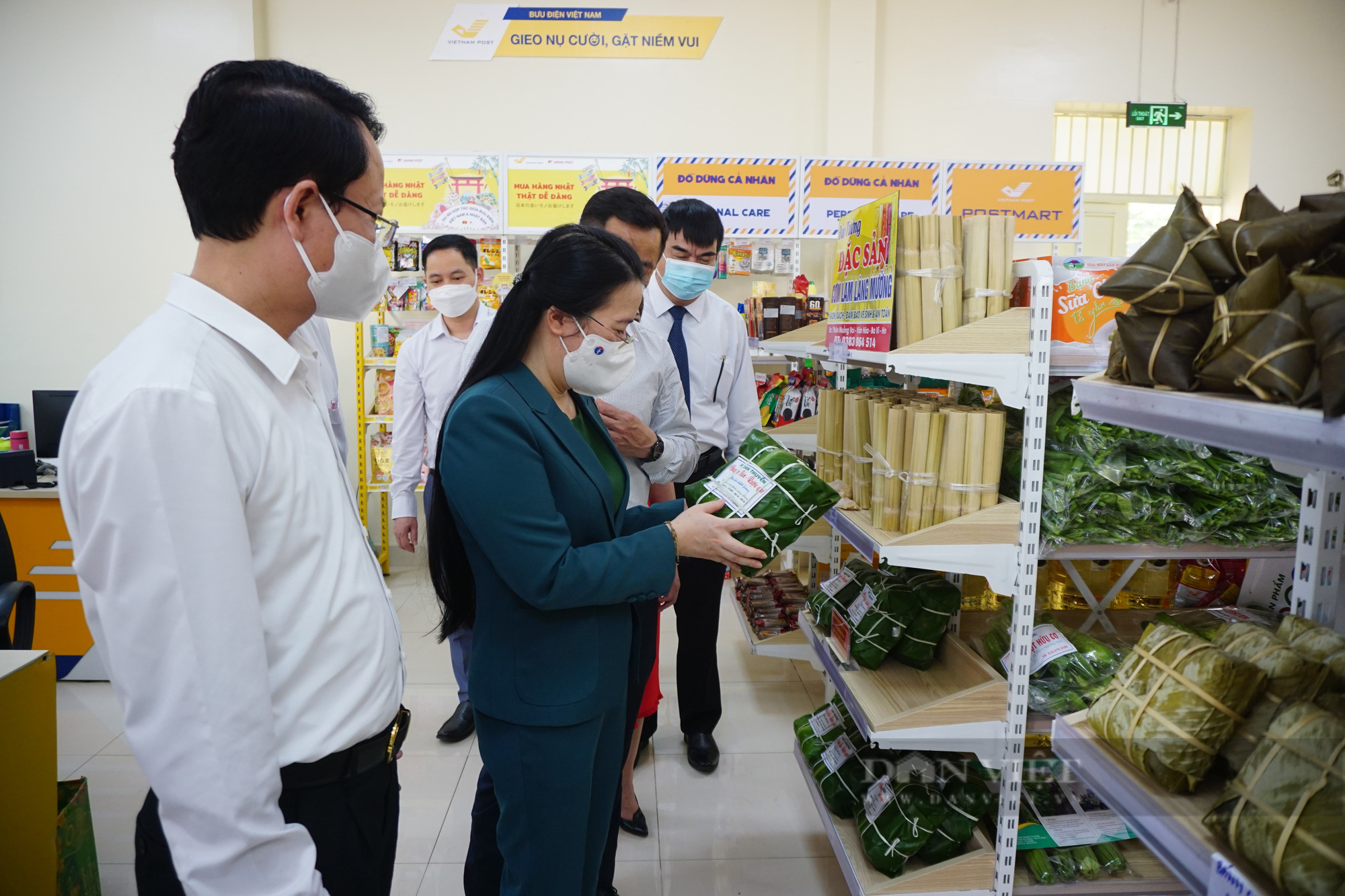 Hà Nội: Hội ND và Bưu điện khai trương gian hàng bán gà đồi, rau rừng và vô số nông sản đặc sản Ba Vì - Ảnh 4.