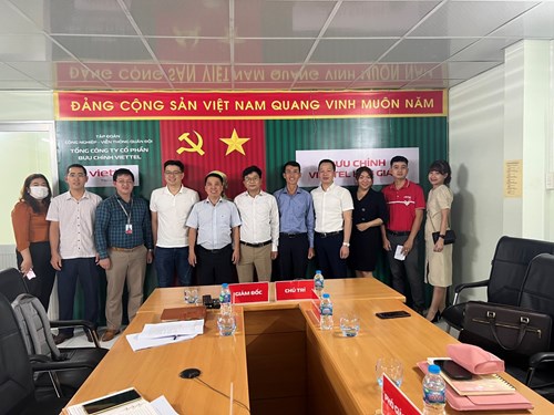 Đoàn Công tác của Bộ TTTT làm việc với các doanh nghiệp bưu chính trên địa bàn tỉnh Hậu Giang
