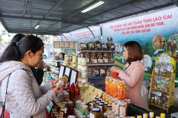 Lào Cai ứng dụng công nghệ trong quản lý tiêu thụ nông sản  Kinh nghiệm làm ăn  Báo ảnh Dân tộc và Miền núi